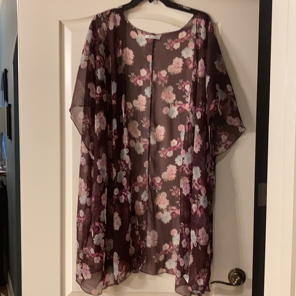 American Eagle Sheer Floral Kimono